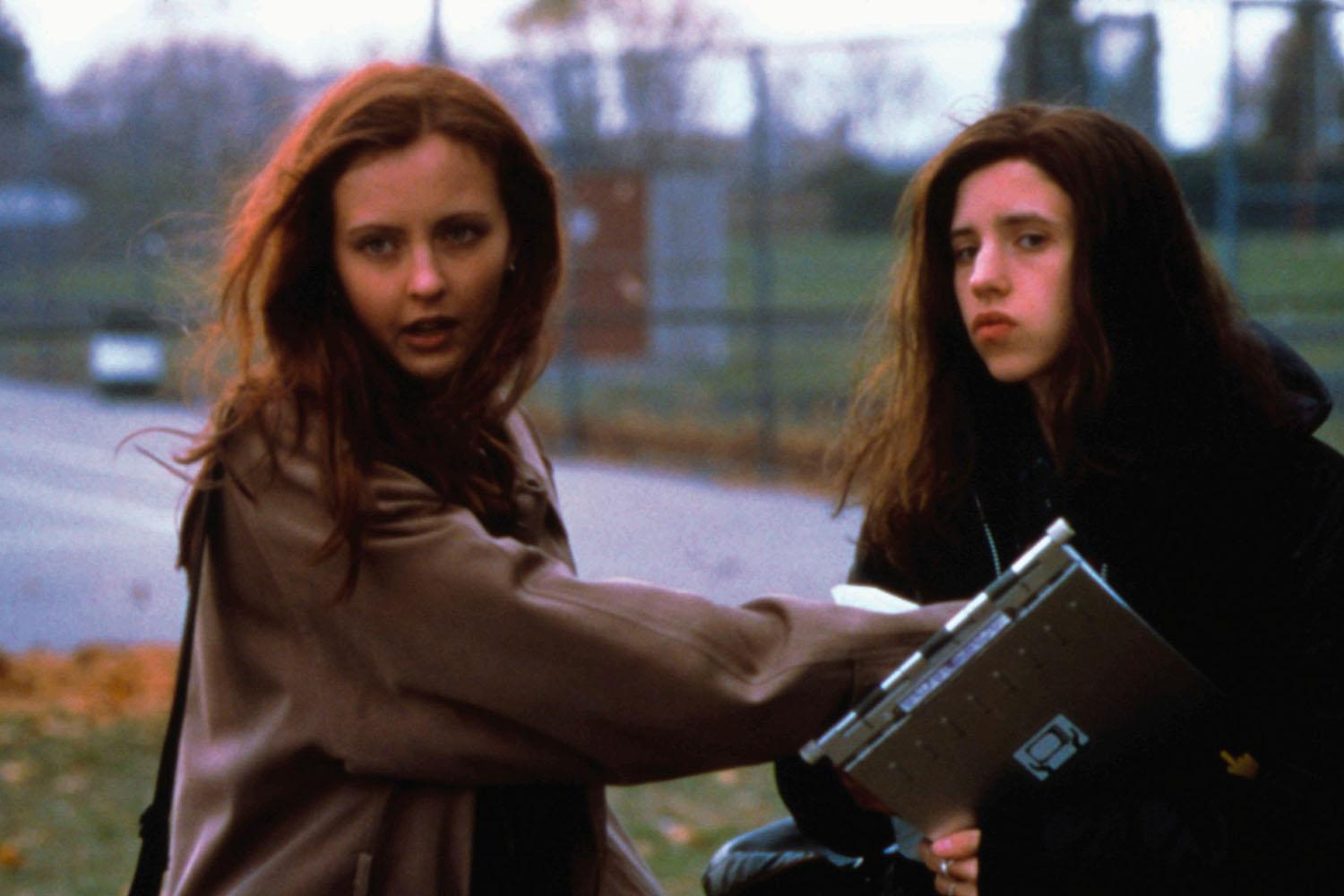 Emily Perkins, Katharine Isabelle