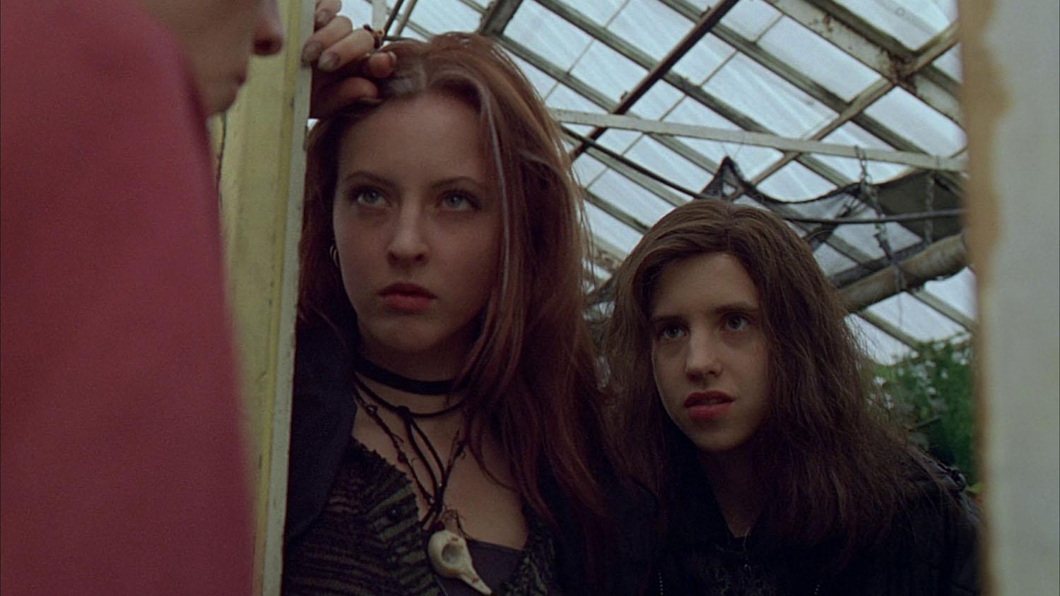 Emily Perkins, Katharine Isabelle