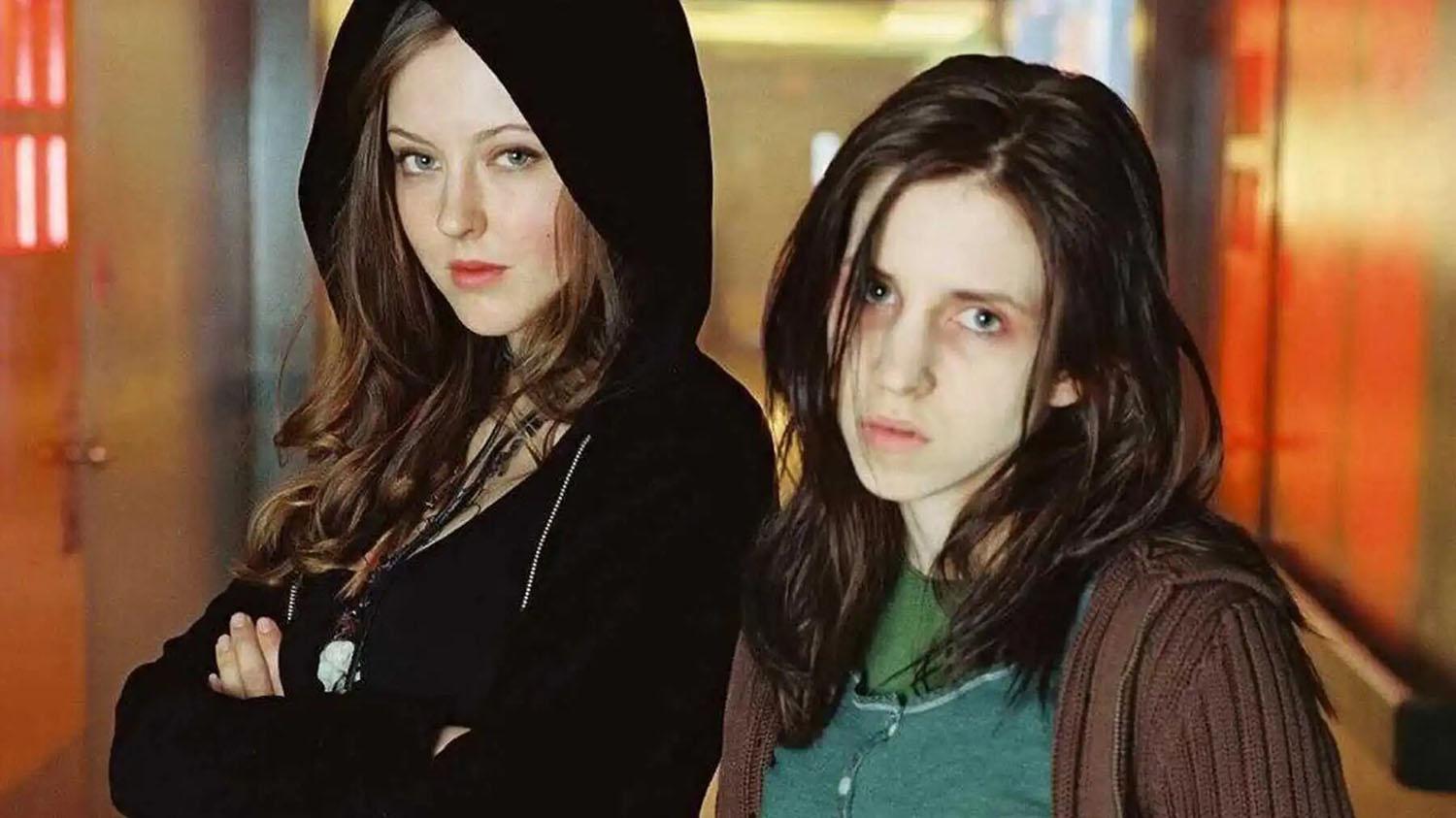 Emily Perkins, Katharine Isabelle