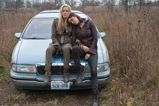 Adrianne Palicki,Isabel Lucas