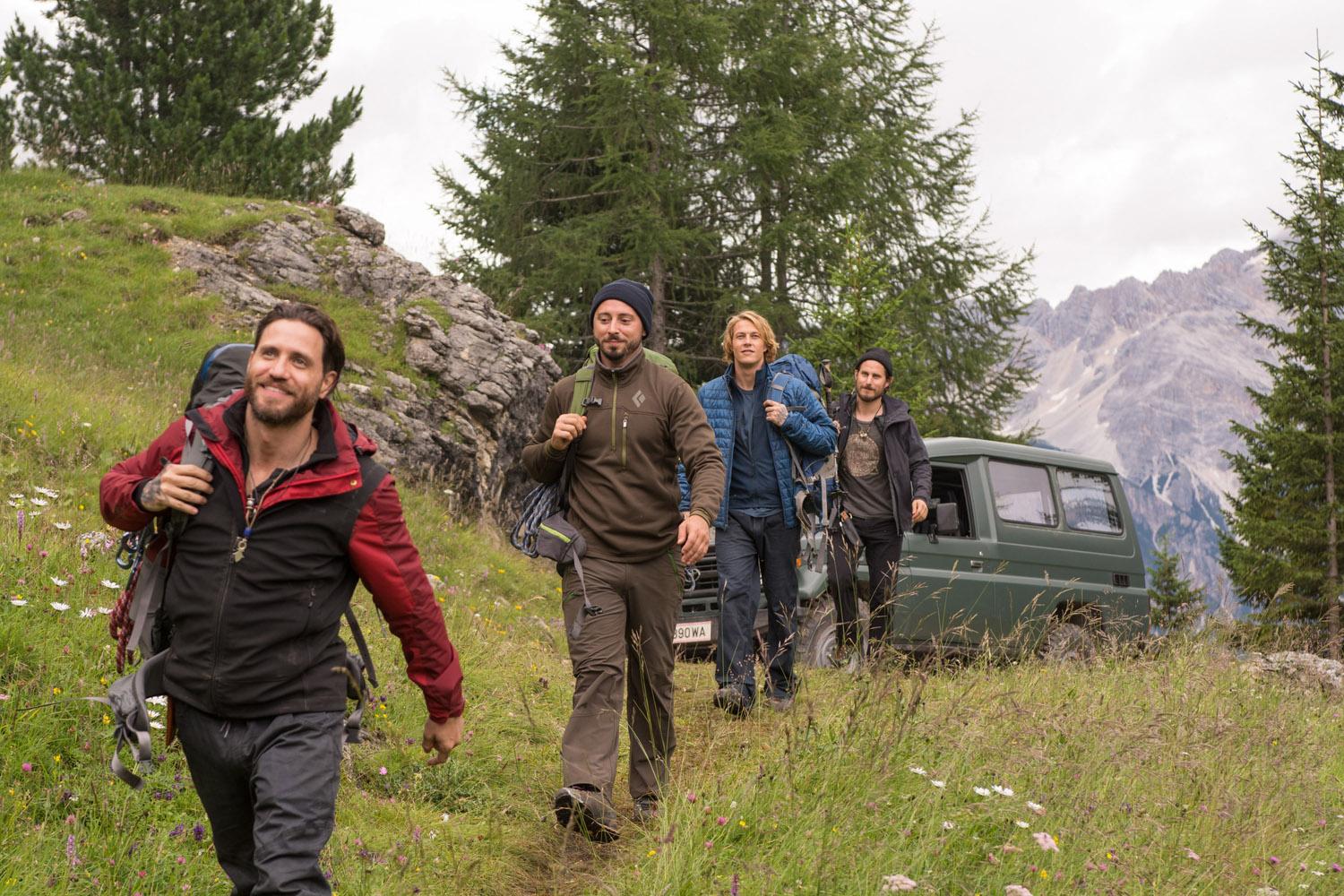 Édgar Ramírez, Luke Bracey
