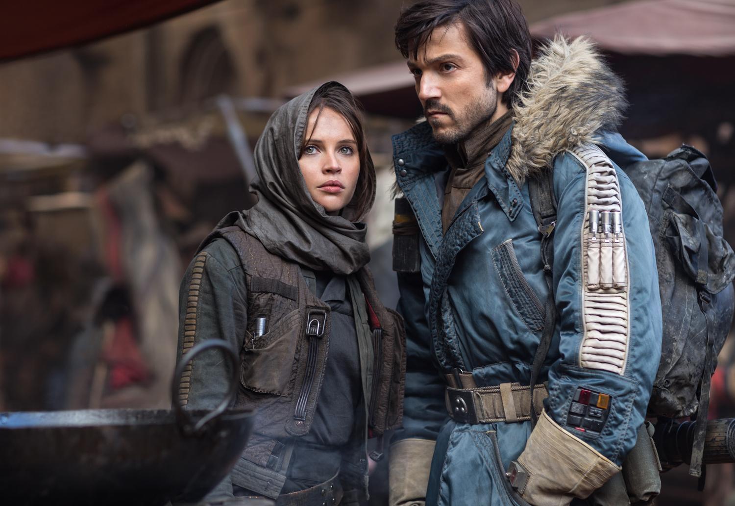 Felicity Jones, Diego Luna