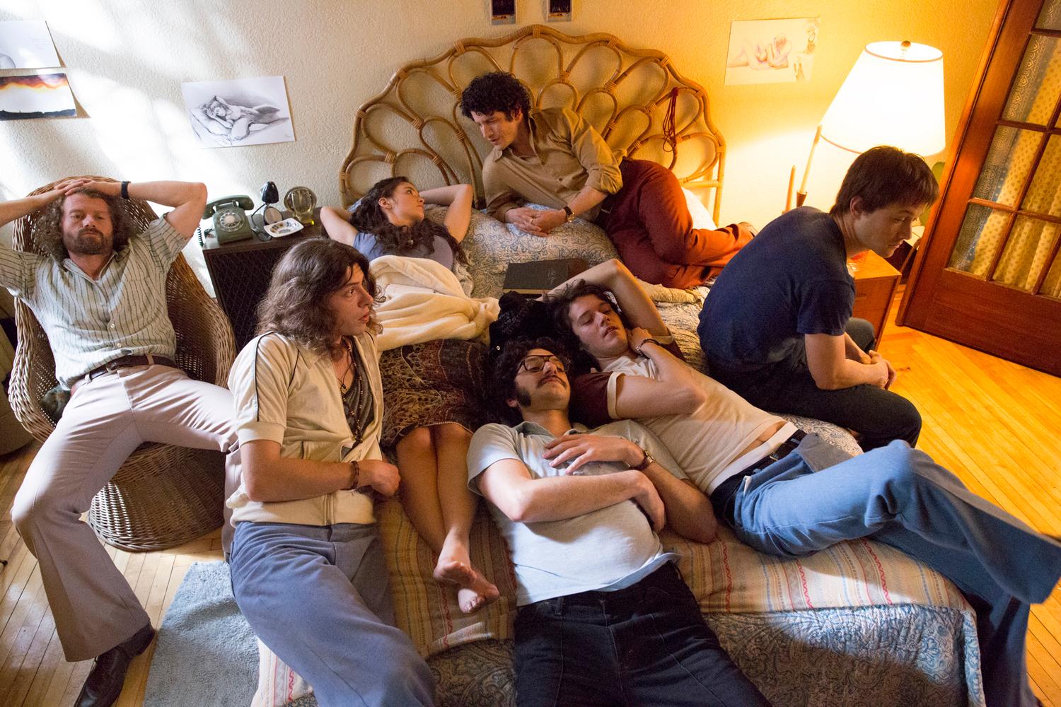Joseph Gordon-Levitt, James Badge Dale, Charlotte Le Bon