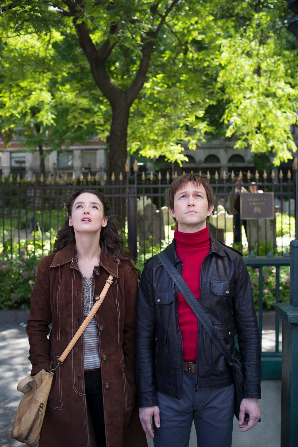 Joseph Gordon-Levitt, Charlotte Le Bon