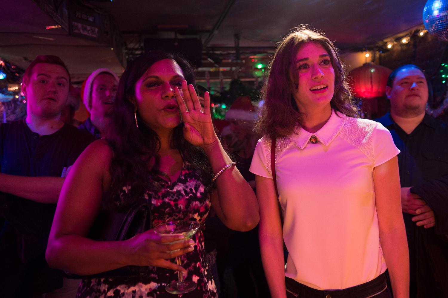 Lizzy Caplan, Mindy Kaling