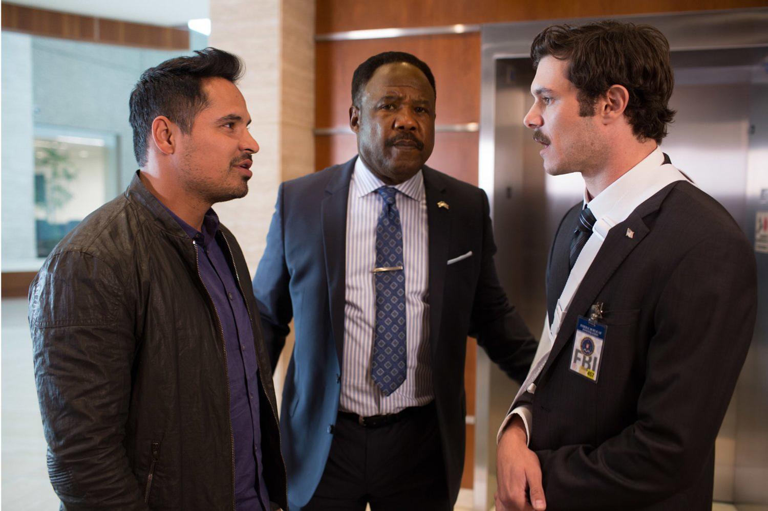 Michael Peña, Adam Brody