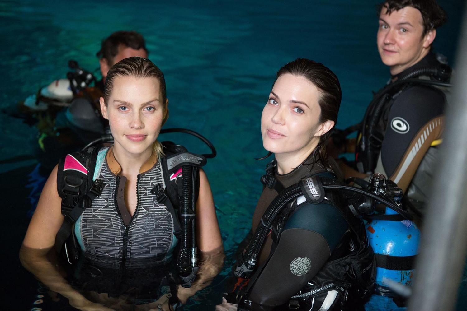 Mandy Moore, Claire Holt