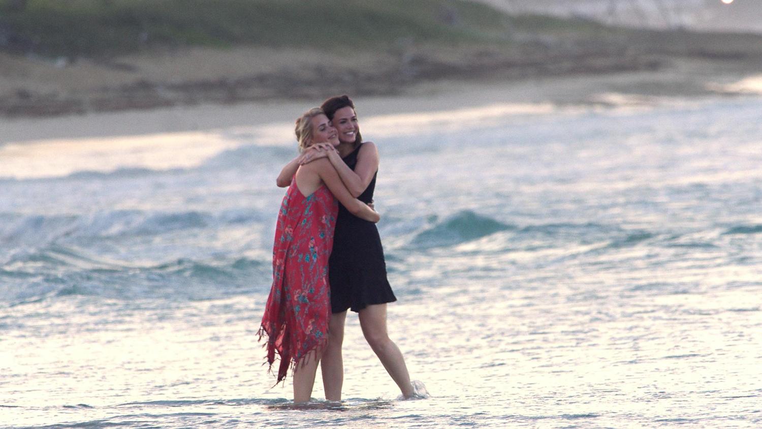 Mandy Moore, Claire Holt