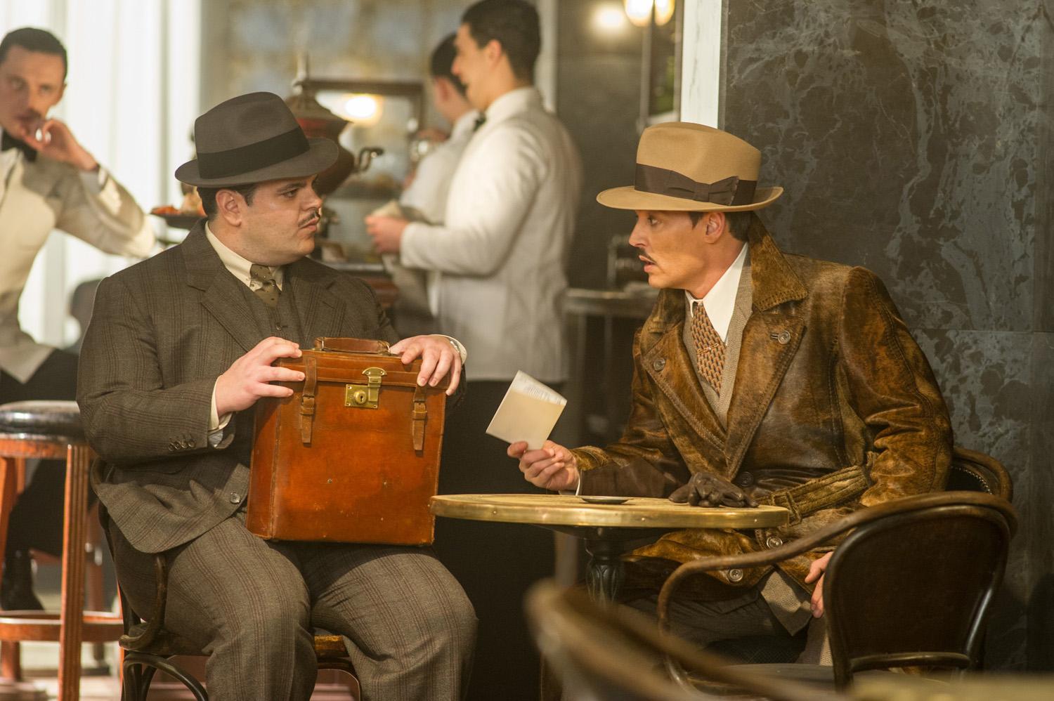 Johnny Depp, Josh Gad