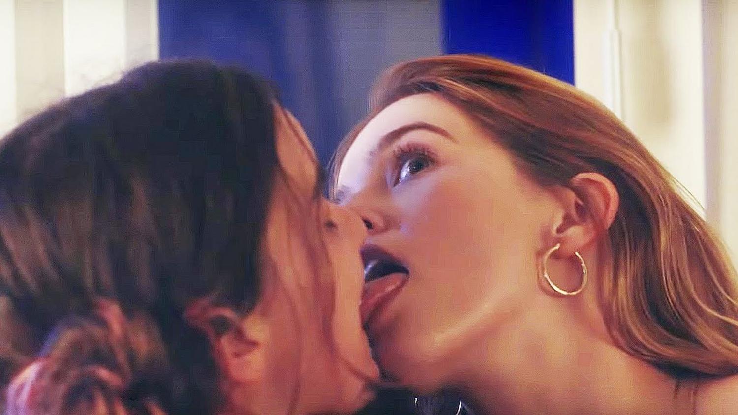 Zoey Deutch