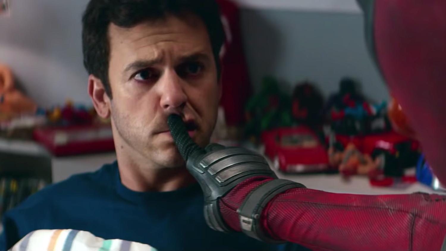 Fred Savage, Ryan Reynolds