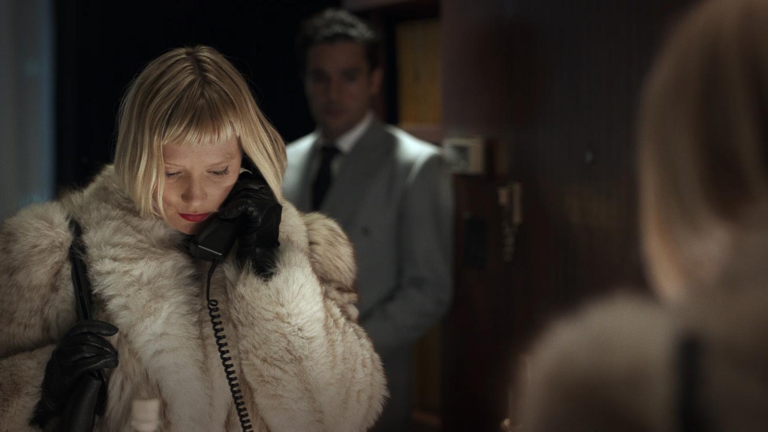 Mia Wasikowska